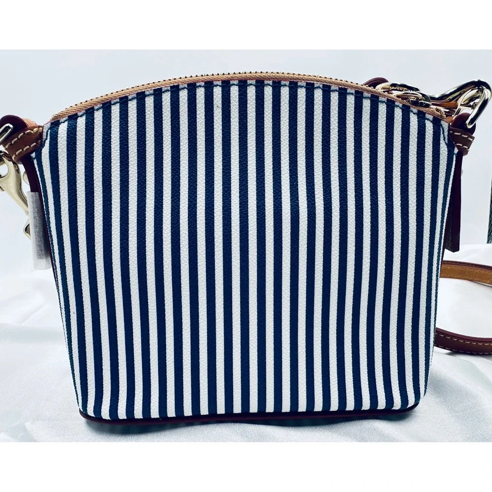 Dooney & Bourke no longer